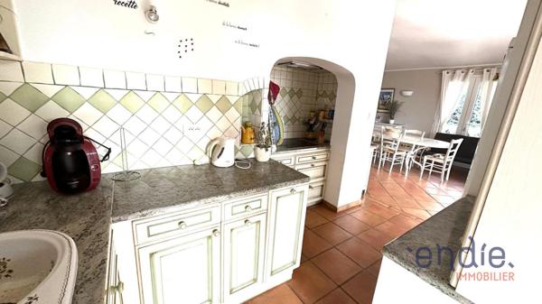 LORGUES. Villa 3 chambres,146m2 , Annexe et sous-sol