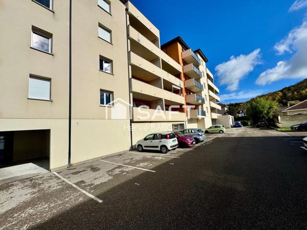 Appartement lumineux avec terrasse grand garage fermé