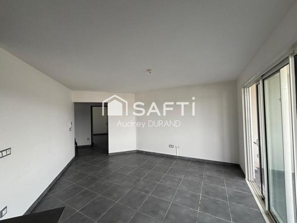 APPARTEMENT T3 AVEC GRANDE TERRASSE, GARAGE ET PARKING