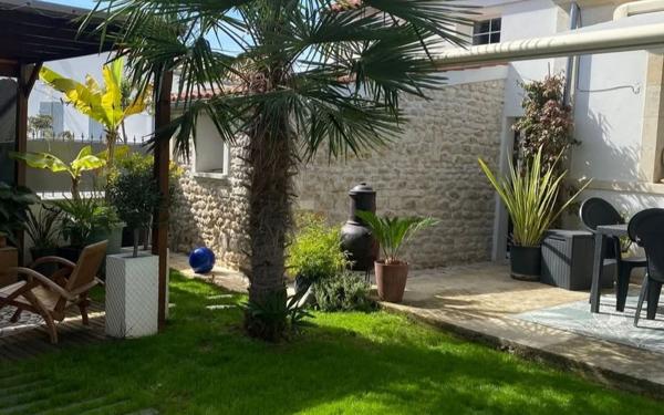 Maison à vendre    3 pièces •  Port-des-Barques