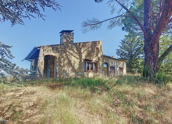 Maison à vendre    7 pièces •  Valensole