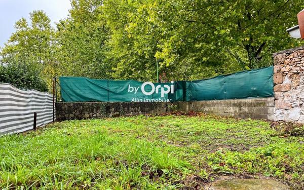 Maison à vendre    2 pièces •  Montmarault