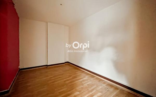 Maison à vendre    2 pièces •  Montmarault