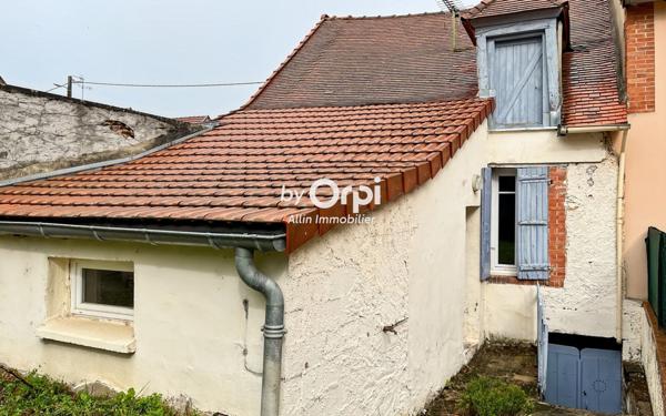 Maison à vendre    2 pièces •  Montmarault