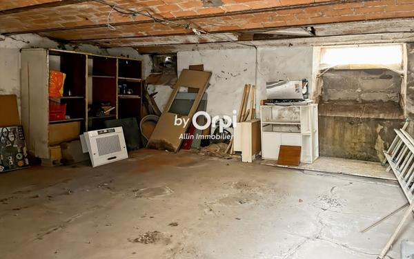 Maison à vendre    2 pièces •  Montmarault