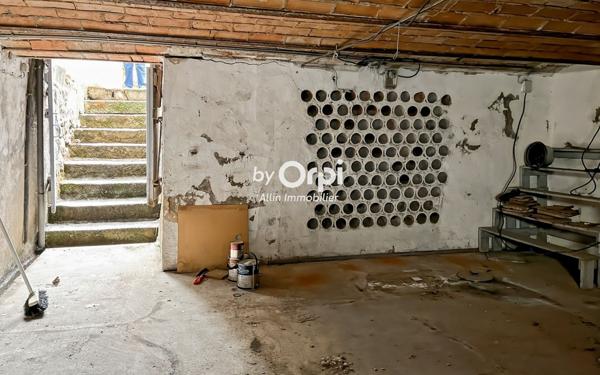 Maison à vendre    2 pièces •  Montmarault