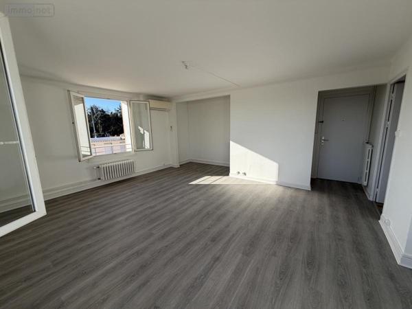 Appartement à louer à Pierrelatte dans la Drôme (26700), ref : 26060-L109