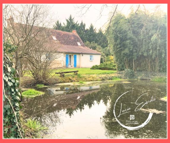 Grande maison de caractère avec 3 hectares environ de terrain et plusieurs dépendances