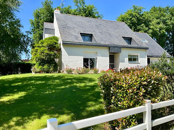 Sautron : En vente ! Maison de 168m², 5 chambres, vie de plain pied, belle parcelle au calme d'une impasse.