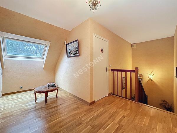 Sautron : En vente ! Maison de 168m², 5 chambres, vie de plain pied, belle parcelle au calme d'une impasse.