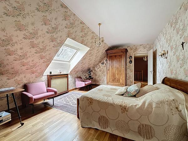 Sautron : En vente ! Maison de 168m², 5 chambres, vie de plain pied, belle parcelle au calme d'une impasse.