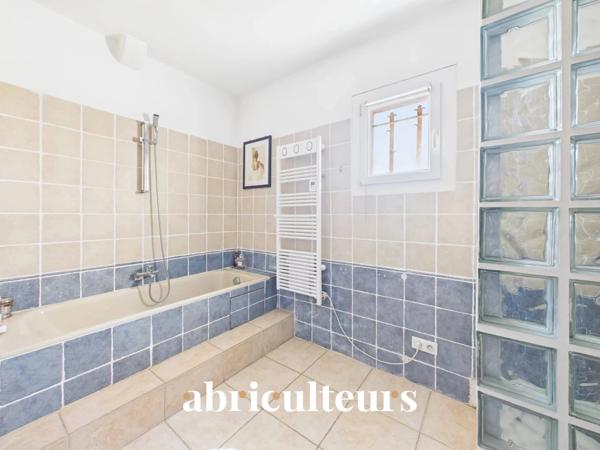 Maison familiale avec dépendance de 192 m² en vente à Bouc-Bel-Air(13320)