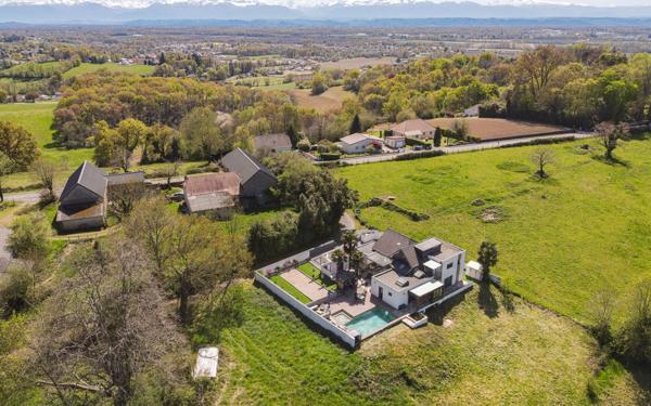 Maison à vendre    4 pièces •  Serres-Castet