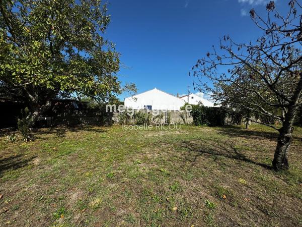 Terrain à DOLUS-D'OLERON, 17550 - 721m²