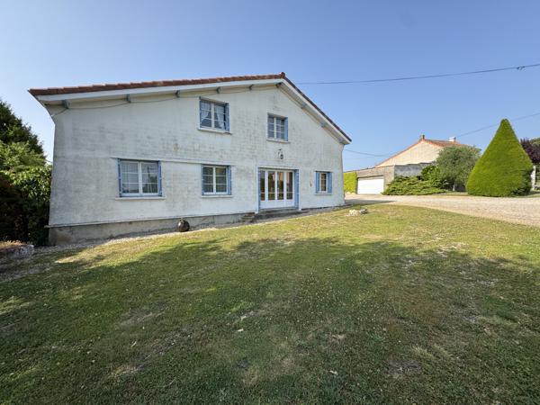 Maison 9 pièces à vendre à Berneuil