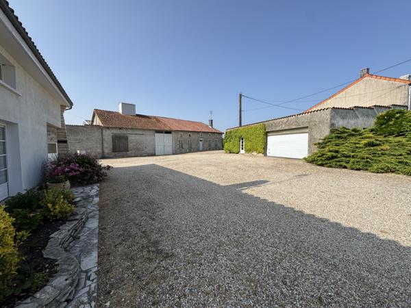 Maison 9 pièces à vendre à Berneuil