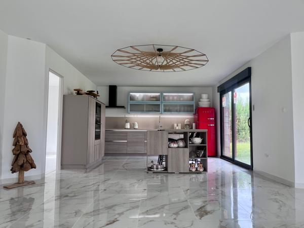 AIXE SUR VIENNE – Maison plain-pied récente – 203 000 € HAI