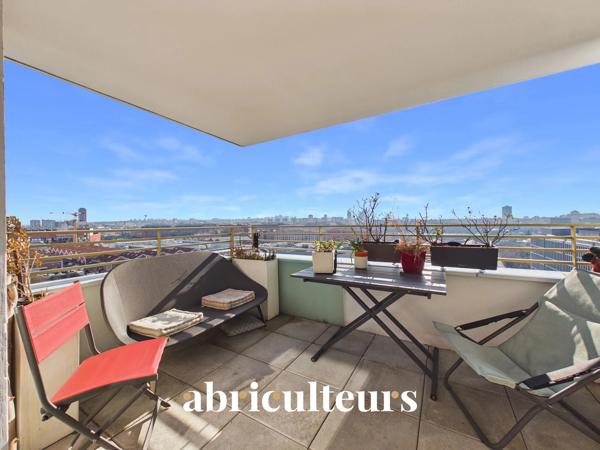 Appartement exceptionnel de 119.0 m² Avec extérieurs Immeuble de 2019 prestigieux Au pied du Métro