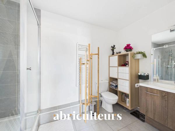 Appartement exceptionnel de 119.0 m² Avec extérieurs Immeuble de 2019 prestigieux Au pied du Métro