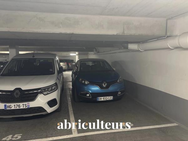Appartement exceptionnel de 119.0 m² Avec extérieurs Immeuble de 2019 prestigieux Au pied du Métro
