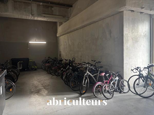 Appartement exceptionnel de 119.0 m² Avec extérieurs Immeuble de 2019 prestigieux Au pied du Métro