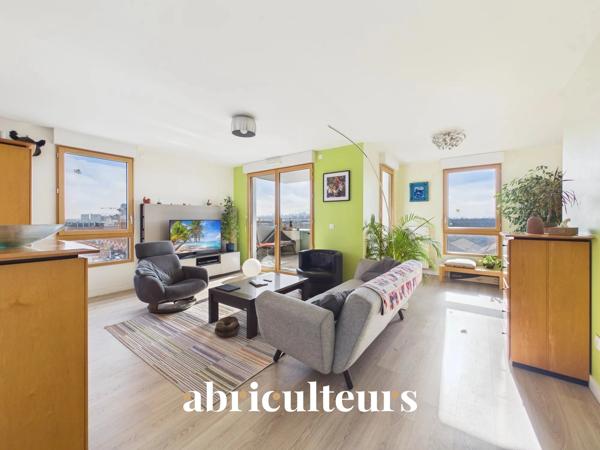 Appartement exceptionnel de 119.0 m² Avec extérieurs Immeuble de 2019 prestigieux Au pied du Métro