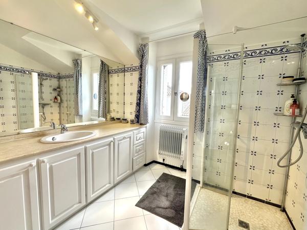 Superbe maison rénovée avec piscine, à proximité de Mansle