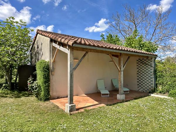 Superbe maison rénovée avec piscine, à proximité de Mansle
