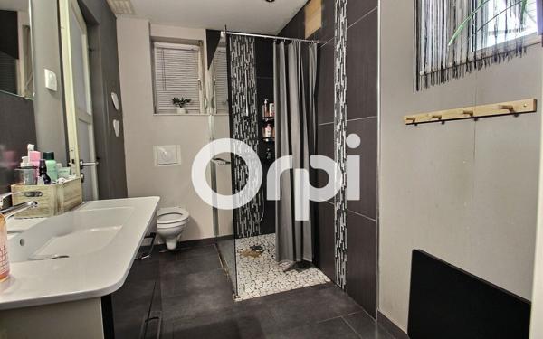 Maison à vendre    5 pièces •  Uberach