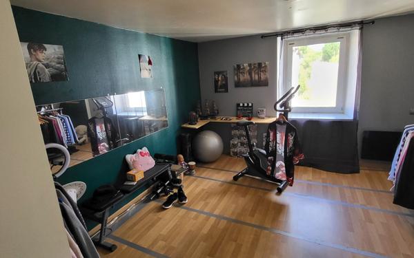 Maison à vendre    5 pièces •  Uberach