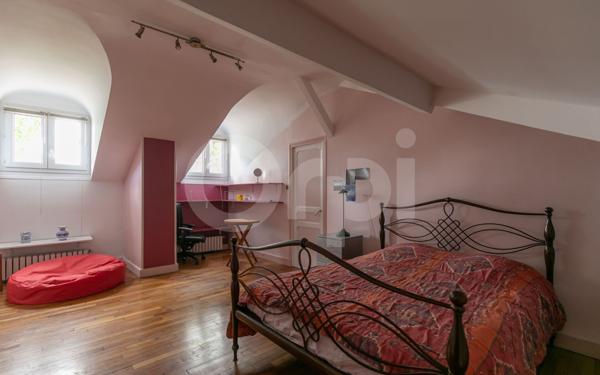 Maison à vendre    9 pièces •  Sucy-en-Brie