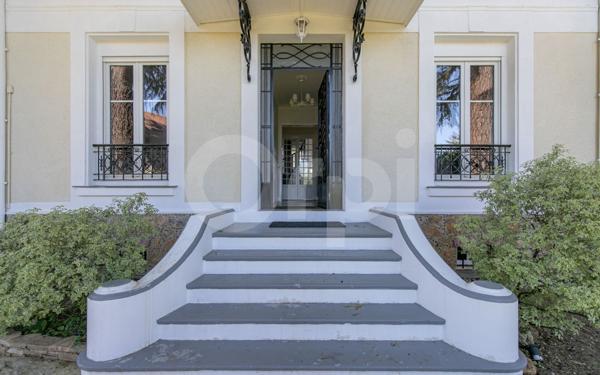 Maison à vendre    9 pièces •  Sucy-en-Brie