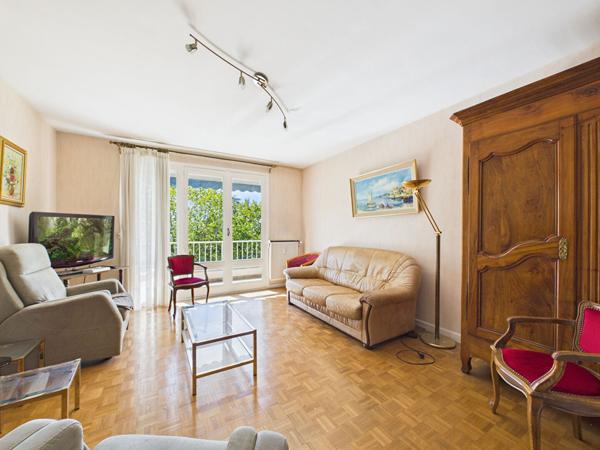 Appartement T3 avec balcon, cave et stationnement Avenue Victor Hugo