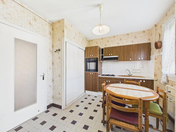 Appartement T3 avec balcon, cave et stationnement Avenue Victor Hugo
