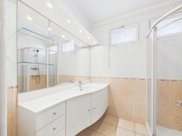 Appartement T3 avec balcon, cave et stationnement Avenue Victor Hugo