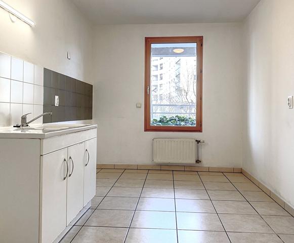 Appartement T4 de 89m² en rez de jardin privatif de 55m² et terrasse de 13m²