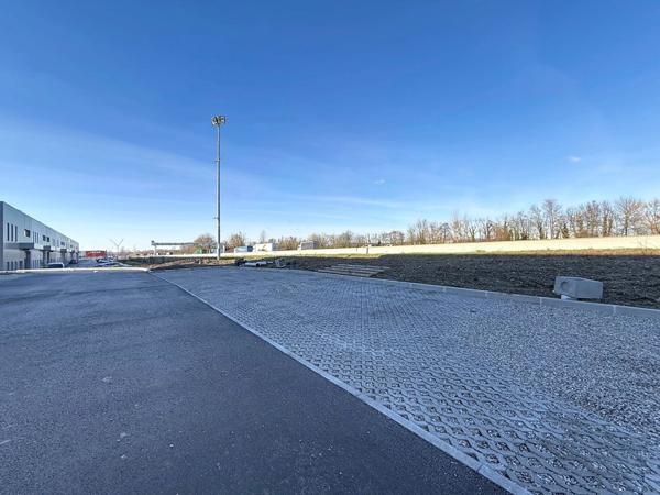 Location Local commercial 1 pièces 400 m2 à Bourgoin-Jallieu