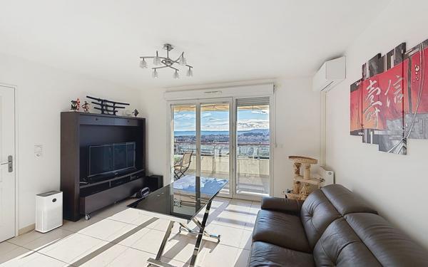 Appartement à vendre    2 pièces •  Nice