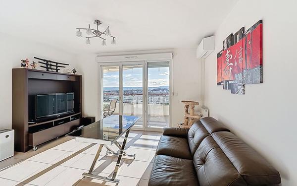 Appartement à vendre    2 pièces •  Nice