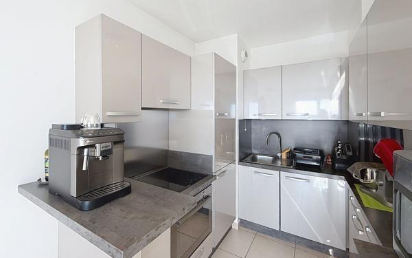 Appartement à vendre    2 pièces •  Nice