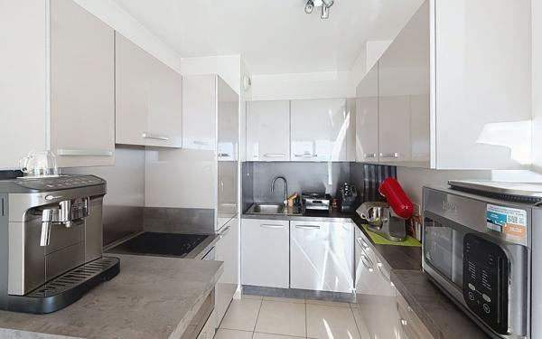 Appartement à vendre    2 pièces •  Nice