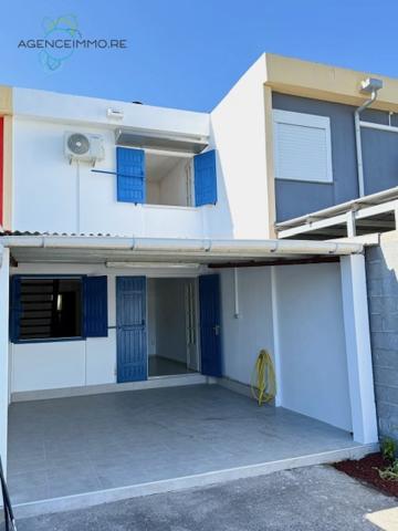 Petite maison mitoyenne F2 à LE PORT