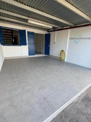 Petite maison mitoyenne F2 à LE PORT