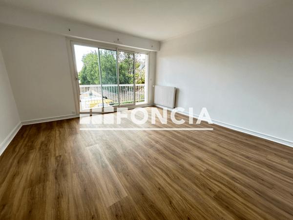 Location Appartement 3 pièces 83.37 m² - 19 RUE PASTEUR Vannes 56000