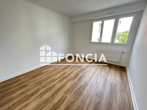 Location Appartement 3 pièces 83.37 m² - 19 RUE PASTEUR Vannes 56000