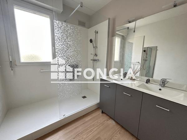 Location Appartement 3 pièces 83.37 m² - 19 RUE PASTEUR Vannes 56000
