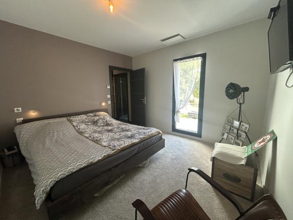 Agen (47000) MAISON D'ARCHITECTE DE 163 M2 AVEC 4 CHAMBRES, GARAGE, SOUS SOL ET TERRAIN DE 5600 M2