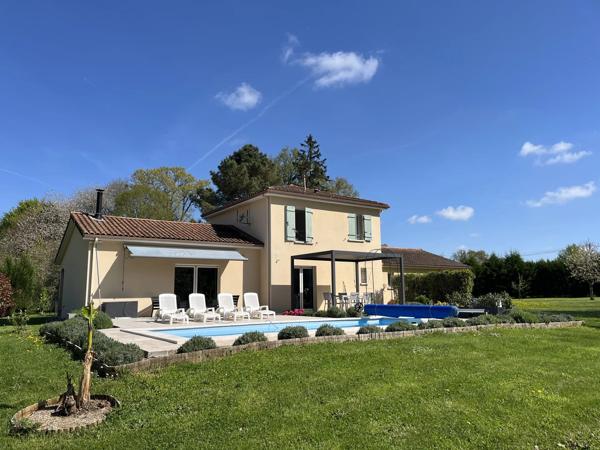 Superbe maison familiale avec piscine chauffée