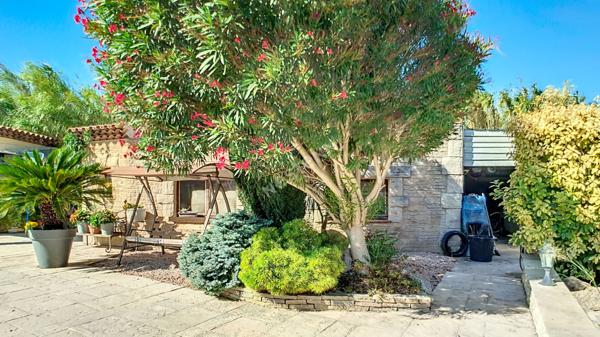 Terrain à bâtir à Gignac-la-Nerthe avec piscine - 289 000 €