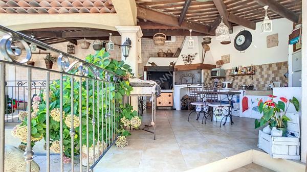 Terrain à bâtir à Gignac-la-Nerthe avec piscine - 289 000 €